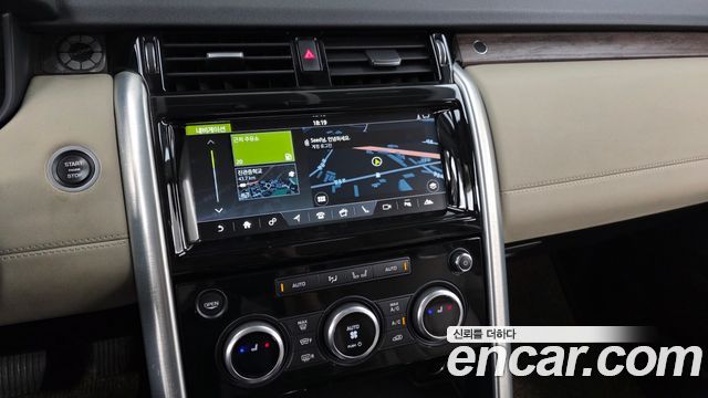 Land Rover Discovery 2018 — photo 13
