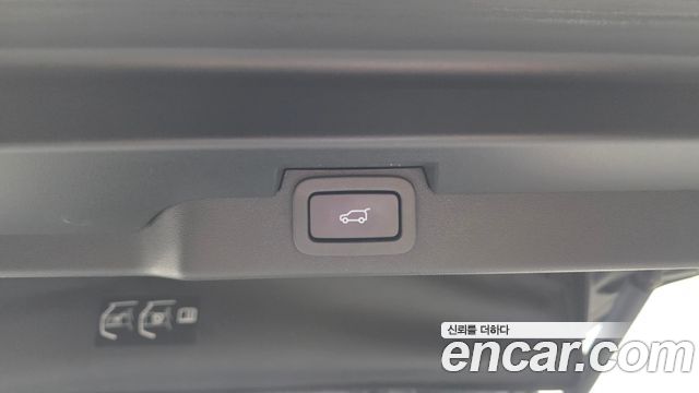Land Rover Discovery 2018 — photo 19