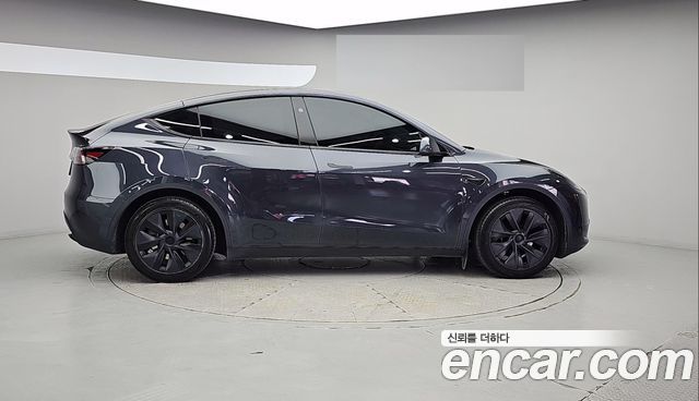 Tesla Model Y 2025 — photo 3