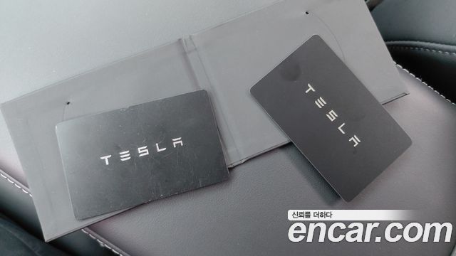 Tesla Model Y 2025 — photo 12