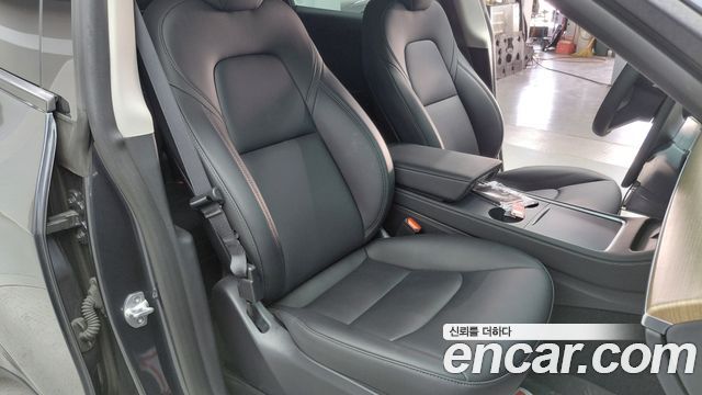 Tesla Model Y 2025 — photo 16