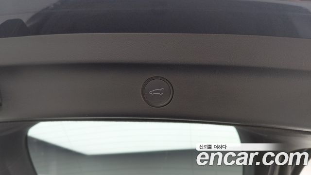 Tesla Model Y 2025 — photo 20