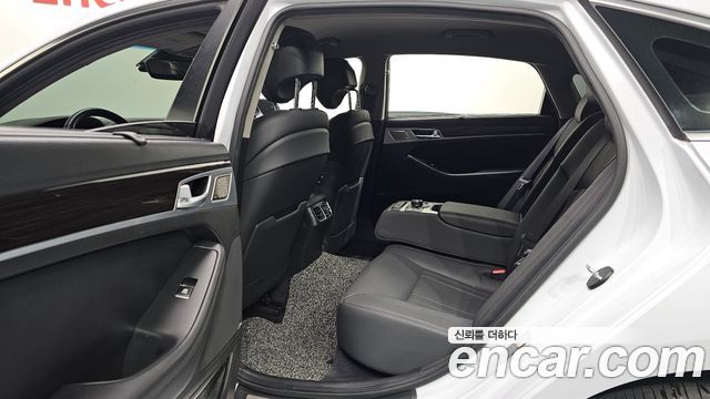 Genesis G80 2018 — photo 18