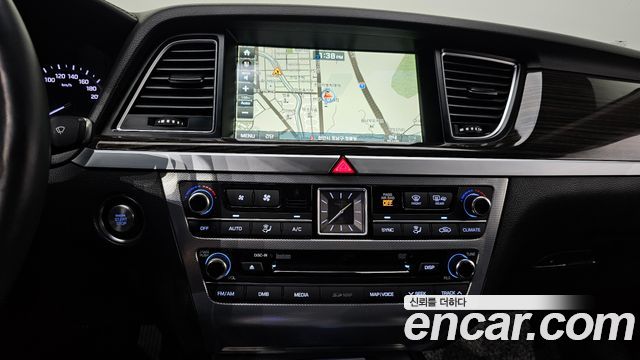 Genesis G80 2018 — photo 20