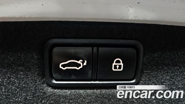 Genesis G80 2018 — photo 27