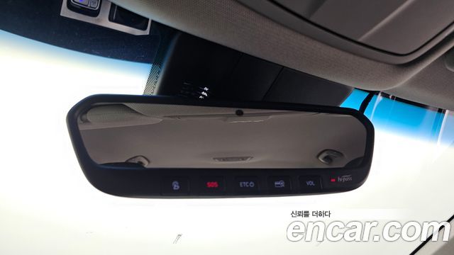 Genesis G80 2018 — photo 28