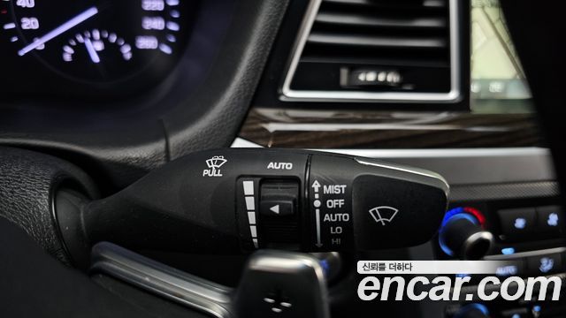 Genesis G80 2018 — photo 30