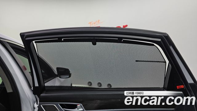 Genesis G80 2018 — photo 33