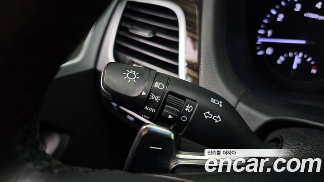 Genesis G80 2018 — photo 35