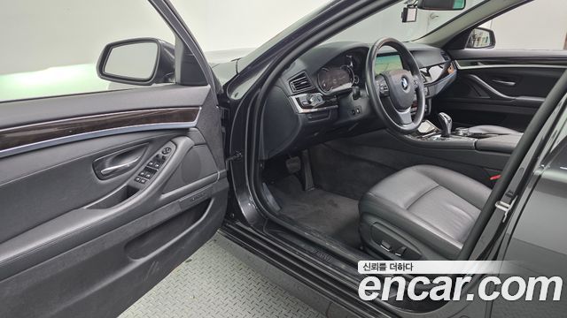 BMW 5-Series 2014 — photo 10