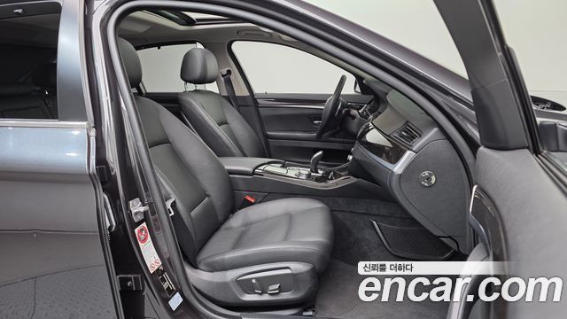 BMW 5-Series 2014 — photo 11
