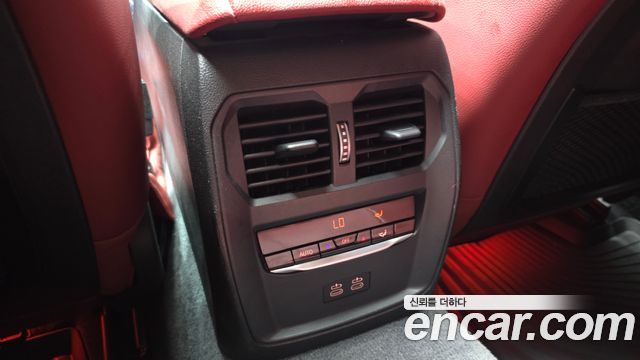 BMW 3-Series 2022 — photo 30