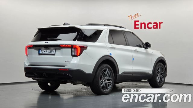 Ford Explorer 2025 — photo 2