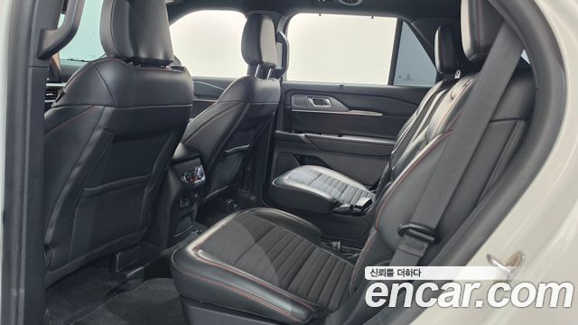 Ford Explorer 2025 — photo 17