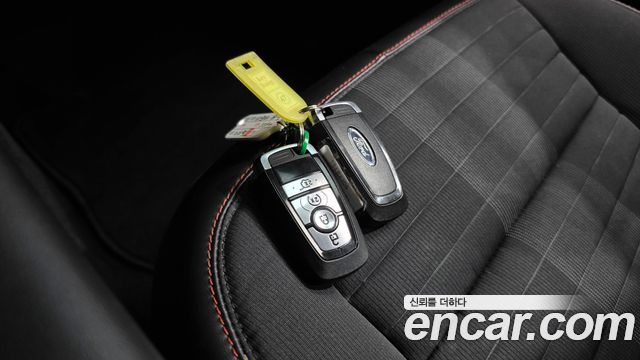 Ford Explorer 2025 — photo 21