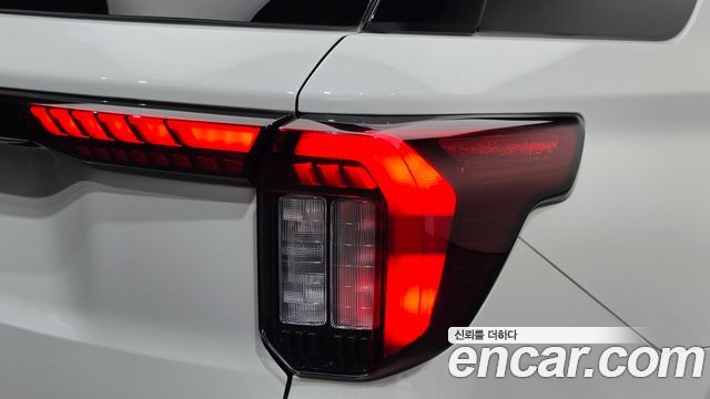 Ford Explorer 2025 — photo 9