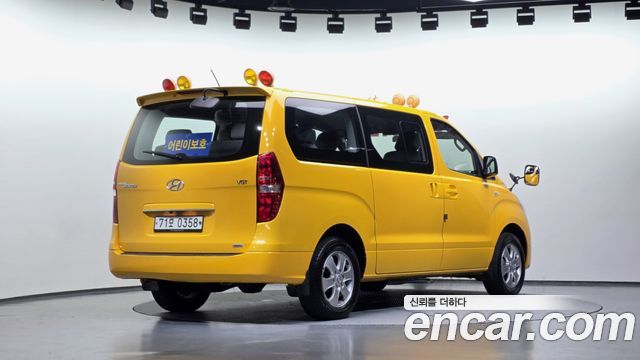 Hyundai Starex 2018 — photo 2