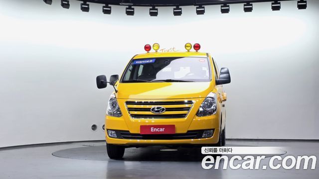 Hyundai Starex 2018 — photo 3
