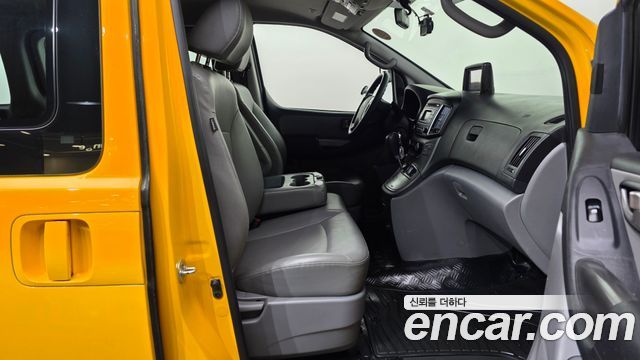 Hyundai Starex 2018 — photo 11