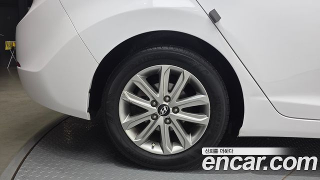 Hyundai AVANTE 2015 — photo 5