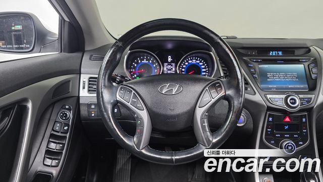 Hyundai AVANTE 2015 — photo 19