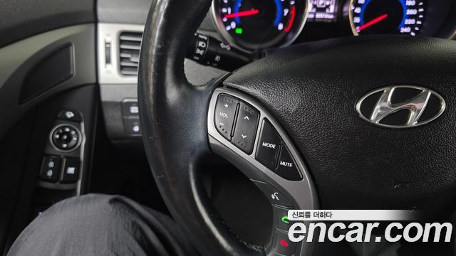 Hyundai AVANTE 2015 — photo 23