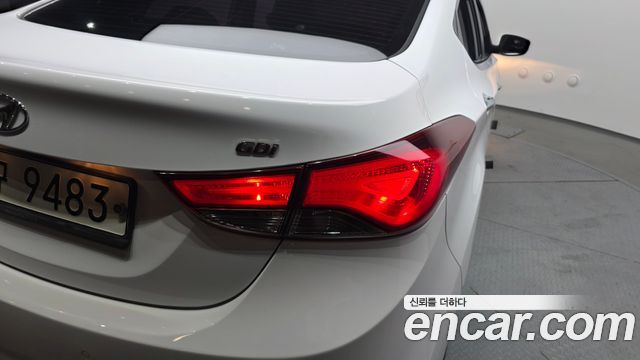 Hyundai AVANTE 2015 — photo 9