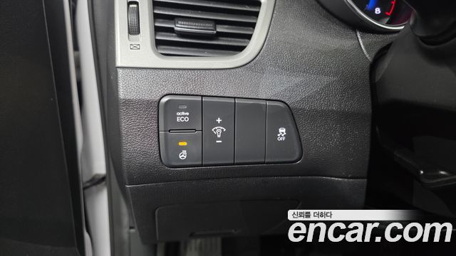 Hyundai AVANTE 2015 — photo 28