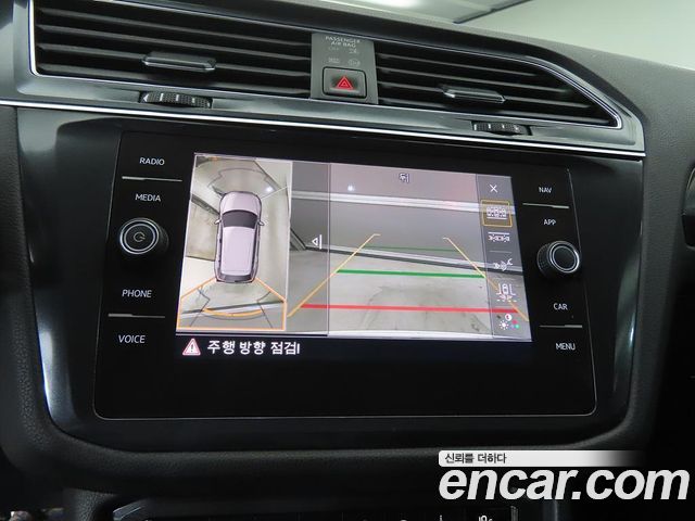 Volkswagen Tiguan 2020 — photo 14