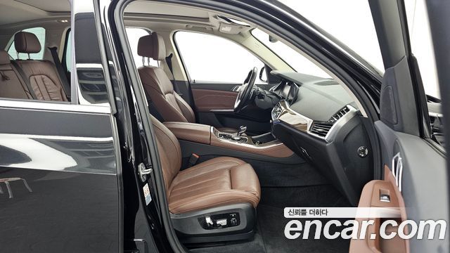 BMW X5 2019 — photo 17