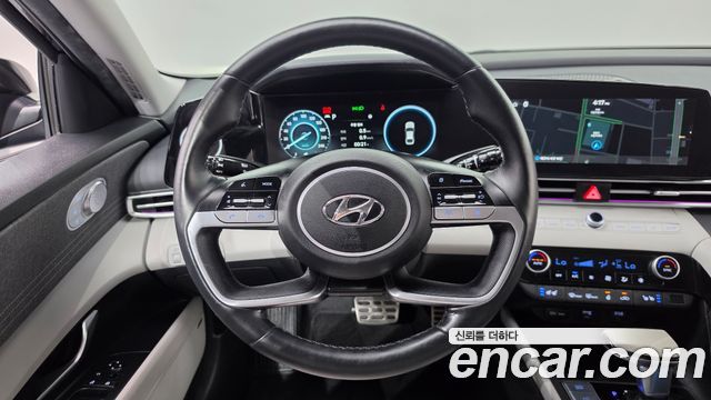 Hyundai AVANTE 2022 — photo 13