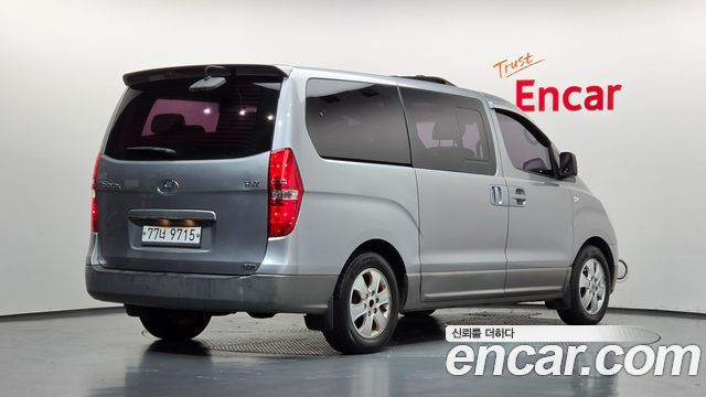 Hyundai Starex 2012 — photo 2