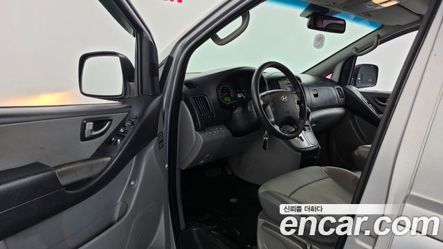 Hyundai Starex 2012 — photo 10