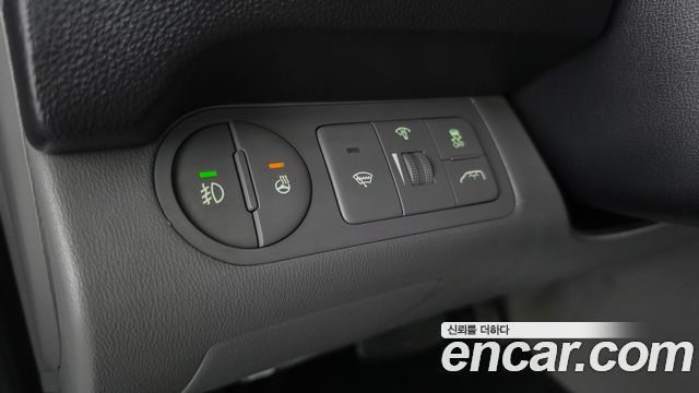 Hyundai Starex 2012 — photo 16