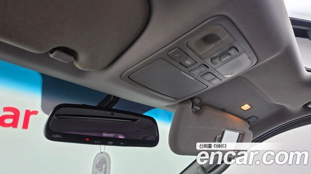 Hyundai Starex 2012 — photo 18