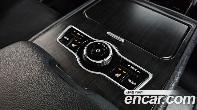 Kia K7 2012 — photo 17