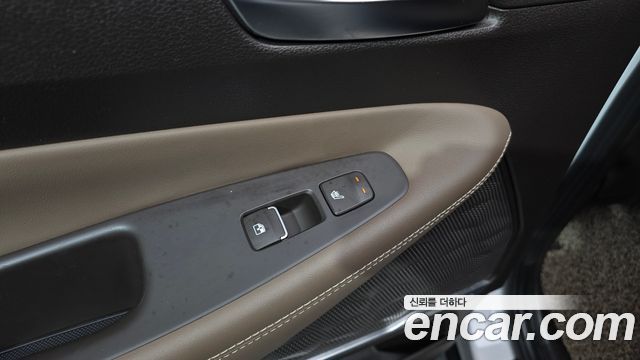 Hyundai Santafe 2019 — photo 18