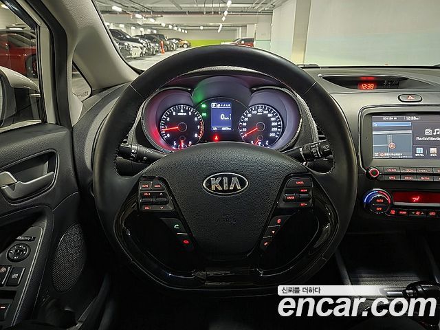 Kia K3 2017 — photo 10