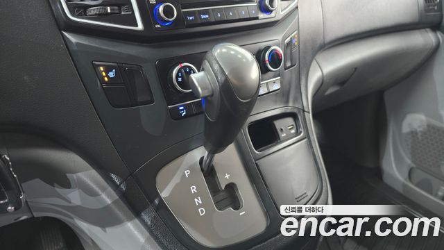 Hyundai Starex 2018 — photo 12