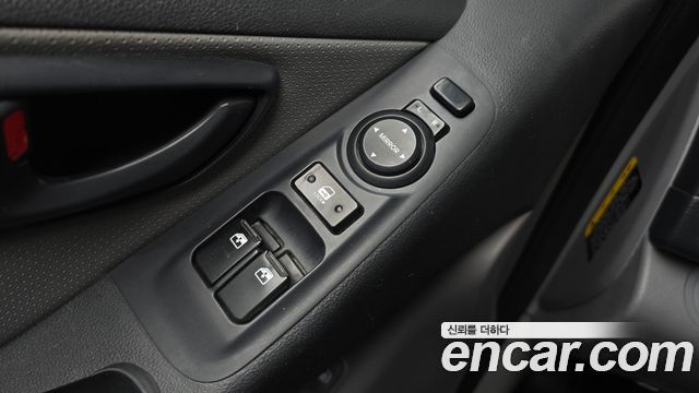 Hyundai Starex 2018 — photo 25