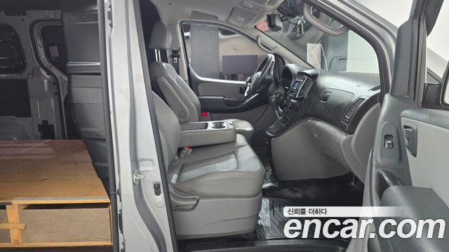 Hyundai Starex 2018 — photo 16