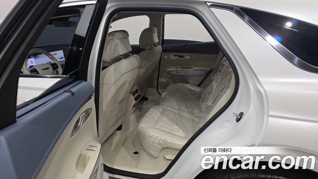 Genesis GV70 2025 — photo 11