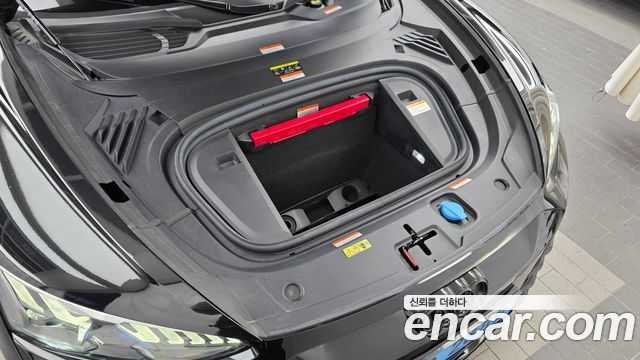 Audi RS e-tron GT 2023 — photo 6