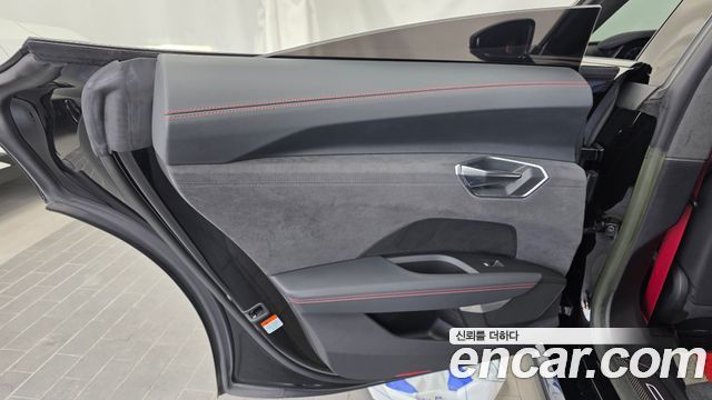 Audi RS e-tron GT 2023 — photo 15