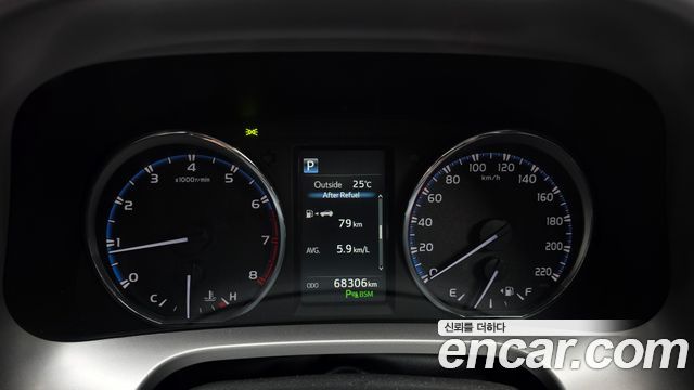 Toyota RAV4 2018 — photo 8