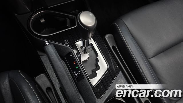 Toyota RAV4 2018 — photo 9