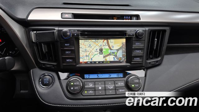 Toyota RAV4 2018 — photo 13