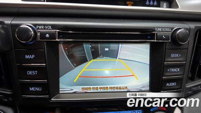 Toyota RAV4 2018 — photo 14