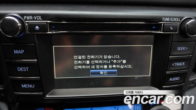 Toyota RAV4 2018 — photo 15
