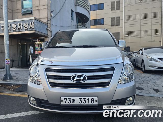 Hyundai Starex 2017 — photo 1